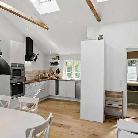 Ferienhaus 4 Bedroom Lovely In Vaeggerlose