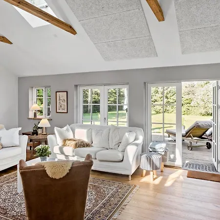 4 Bedroom Lovely In Vaeggerlose Ferienhaus *