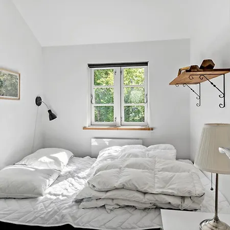 4 Bedroom Lovely In Vaeggerlose Ferienhaus